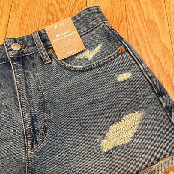 Madewell Relaxed Mid Rise Denim Shorts in Renfield Wash: Destructed Edition - Picture 5 of 6